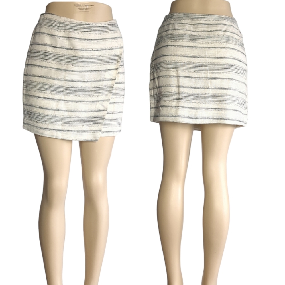 GAP Gorgeous Elegant White and Black Skirt.    Size 8